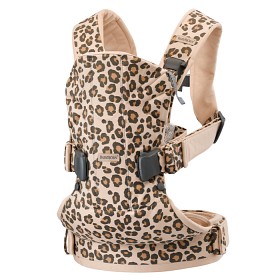 Bilde av BabyBjörn Bæresele One Bomull (Beige Leopard)