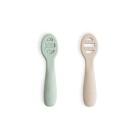 Mushie Mate­skjeer Baby (Cambridge Blue/Shifting Sand)